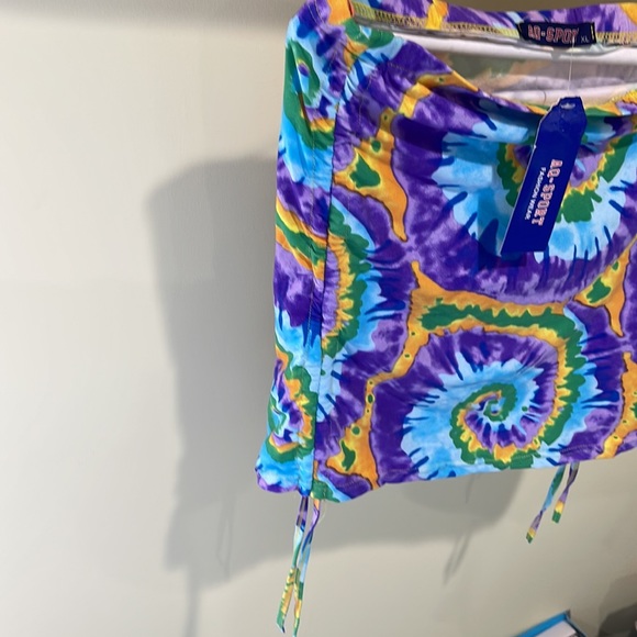 NWT- Adorable Tube Top. Size XL - Picture 3 of 3